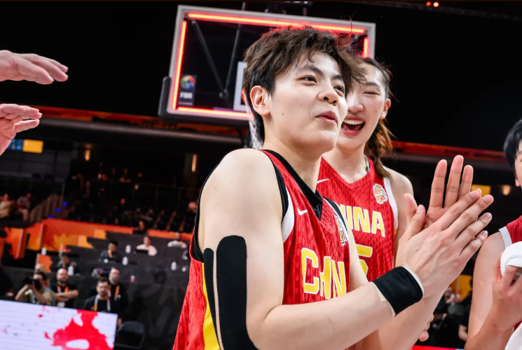 30万级配置下放！全新吉利银河E5即将登场：6C超充倍率+激光雷达
